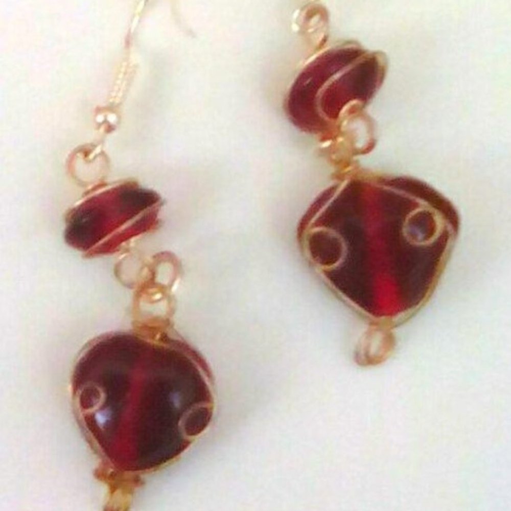 💮Wrapped around my heart earrings